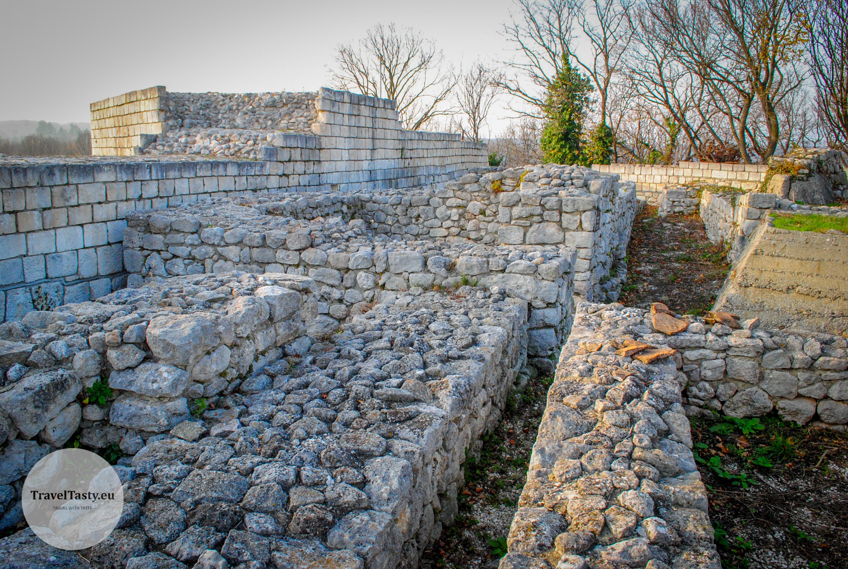 Стените на Шуменската крепост