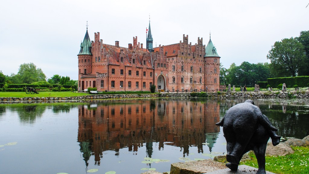 Замъкът Егесков от остров Фюн, Дания