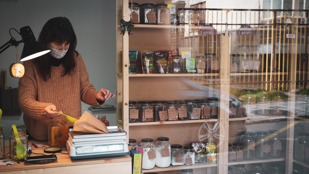 Магазин за билки, подправки и чай "Тинтява" във Варна