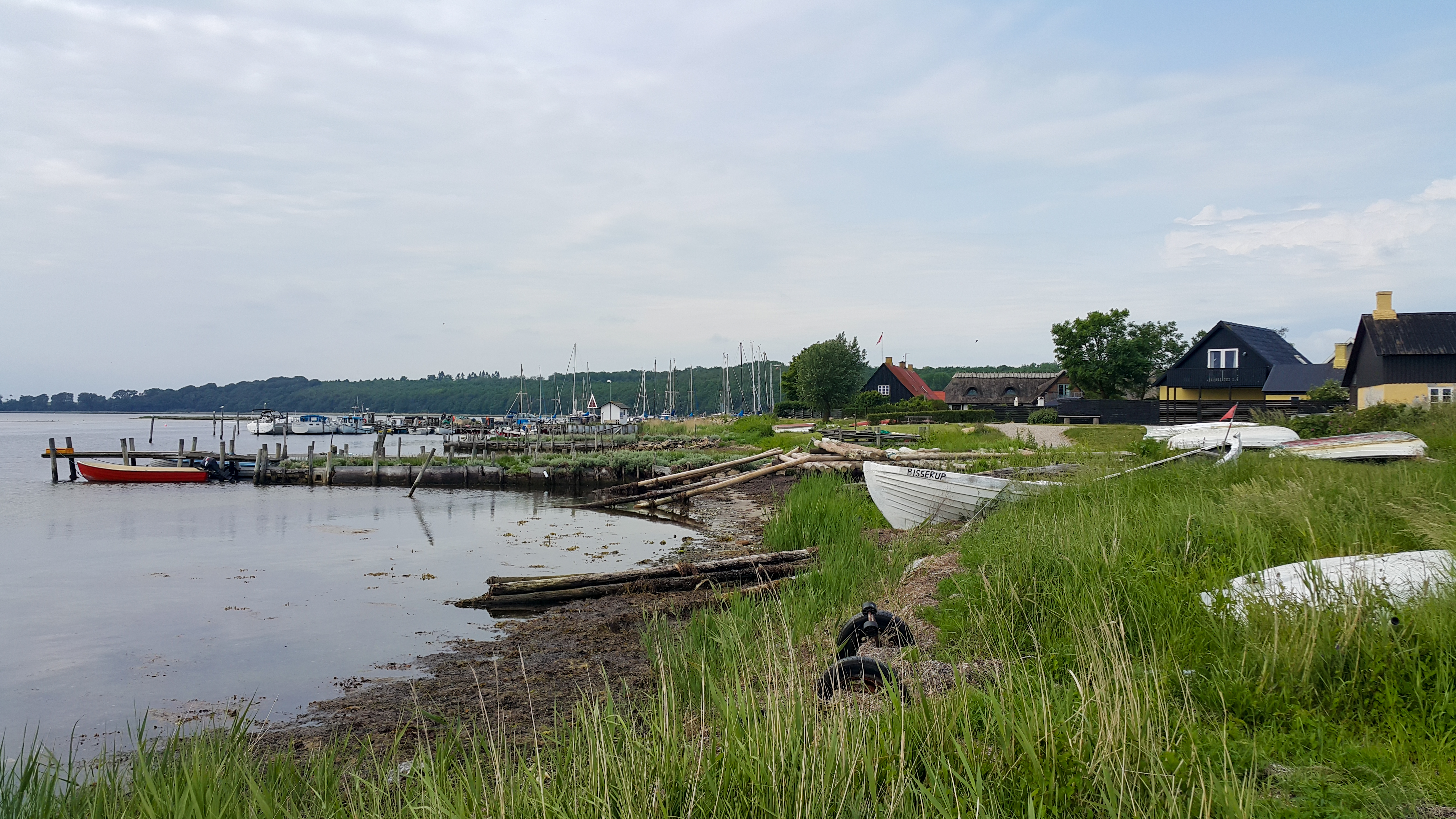 Пристанището Клинтхолм от остров Møns, Дания