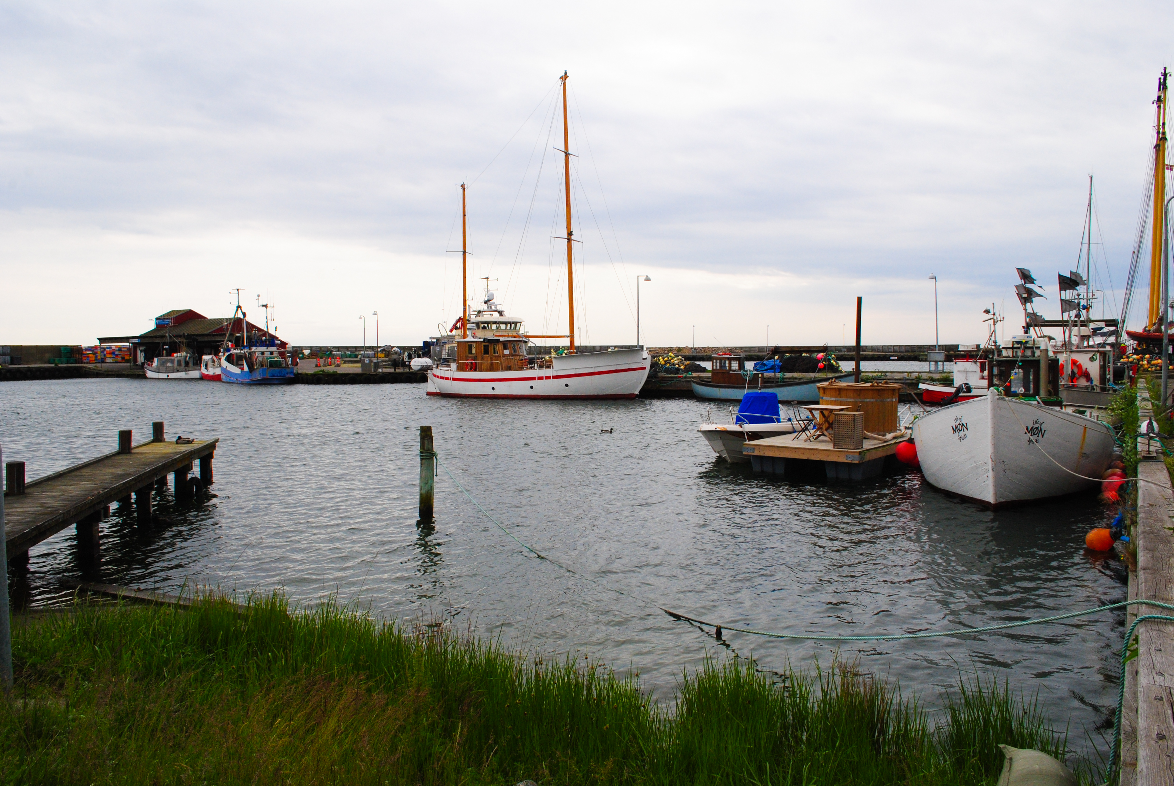 Пристанището Клинтхолм от остров Møns, Дания