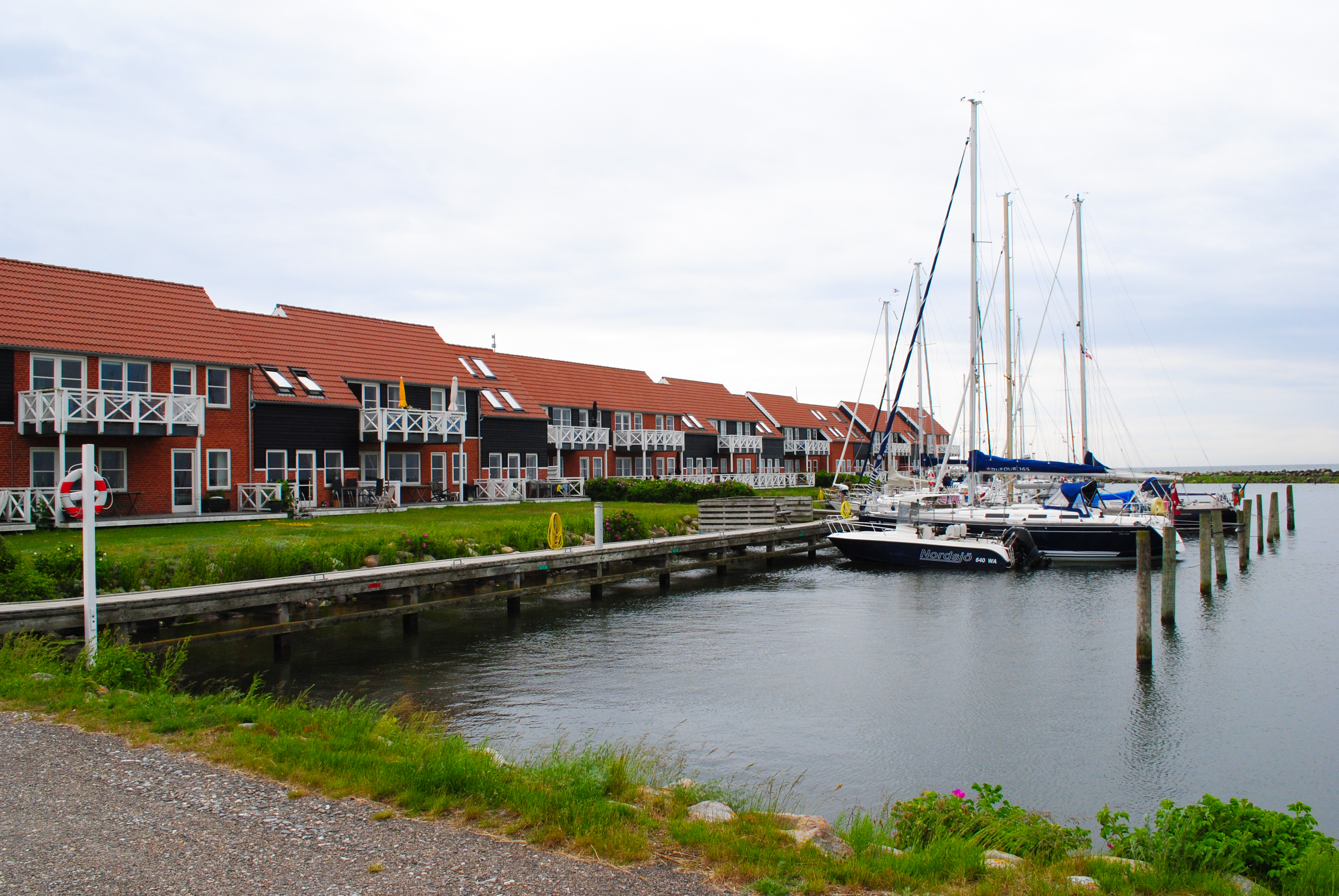 Пристанището Клинтхолм от остров Møns, Дания