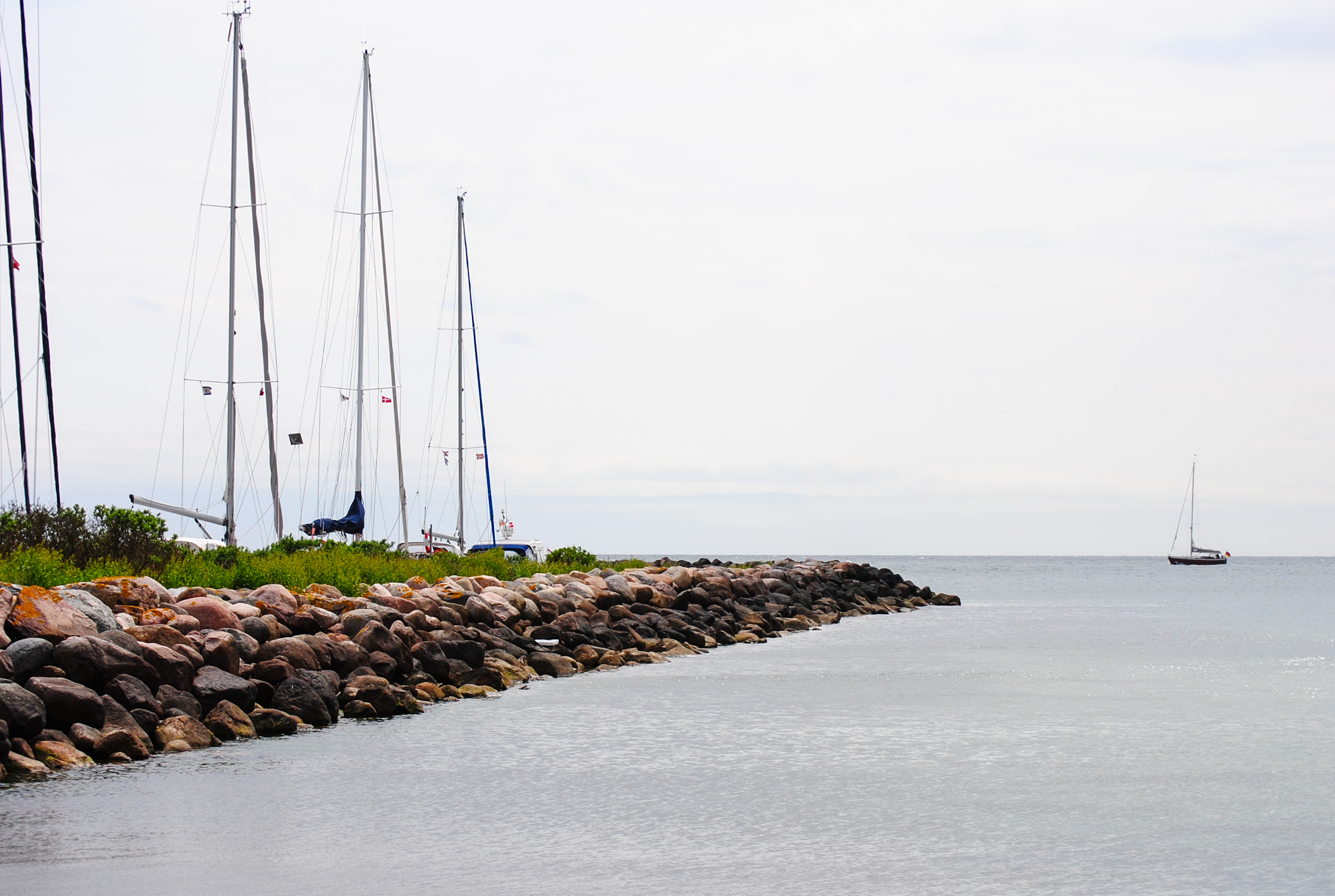 Пристанището Клинтхолм от остров Møns, Дания