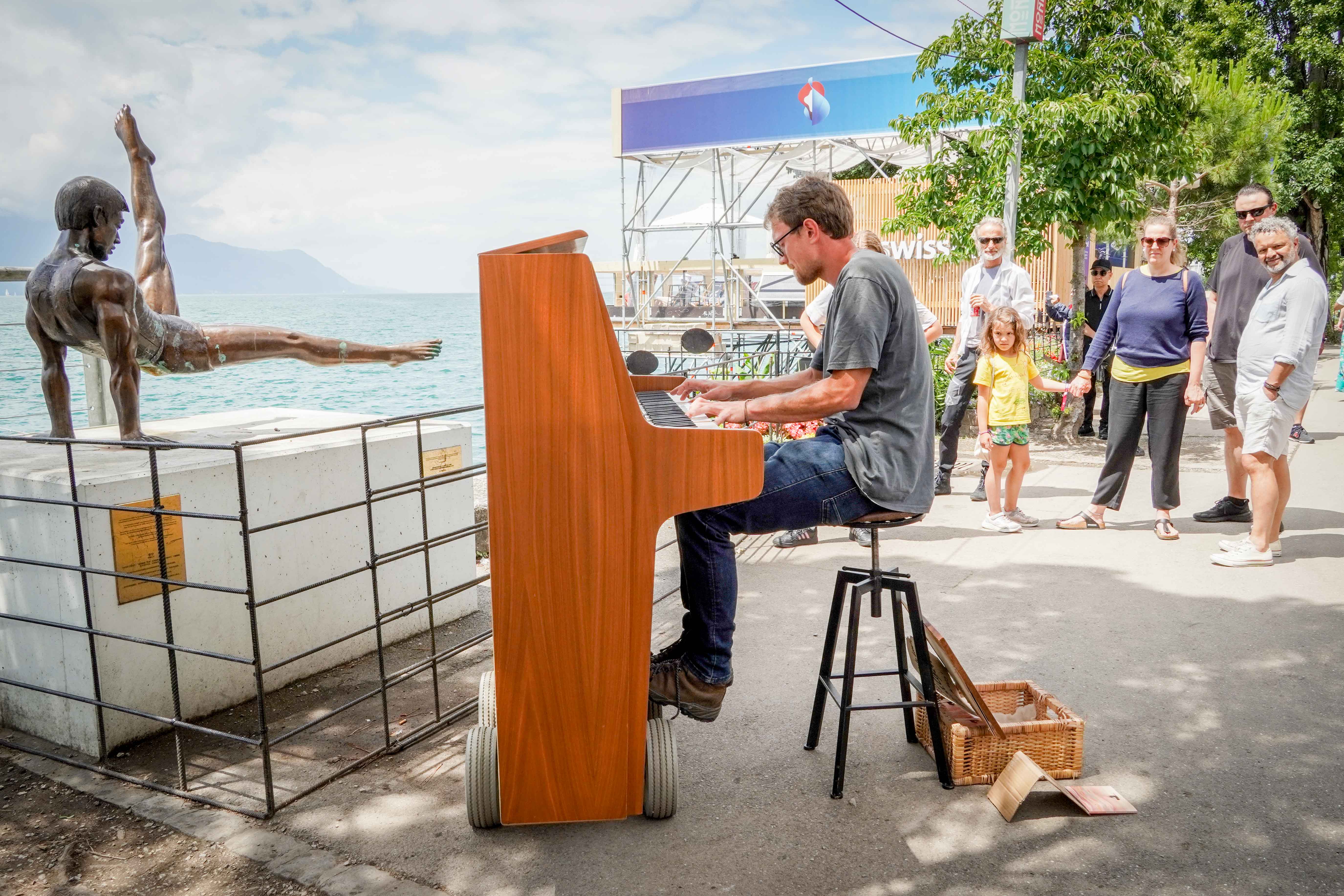 Монтрьо и Лозана, Швейцария
