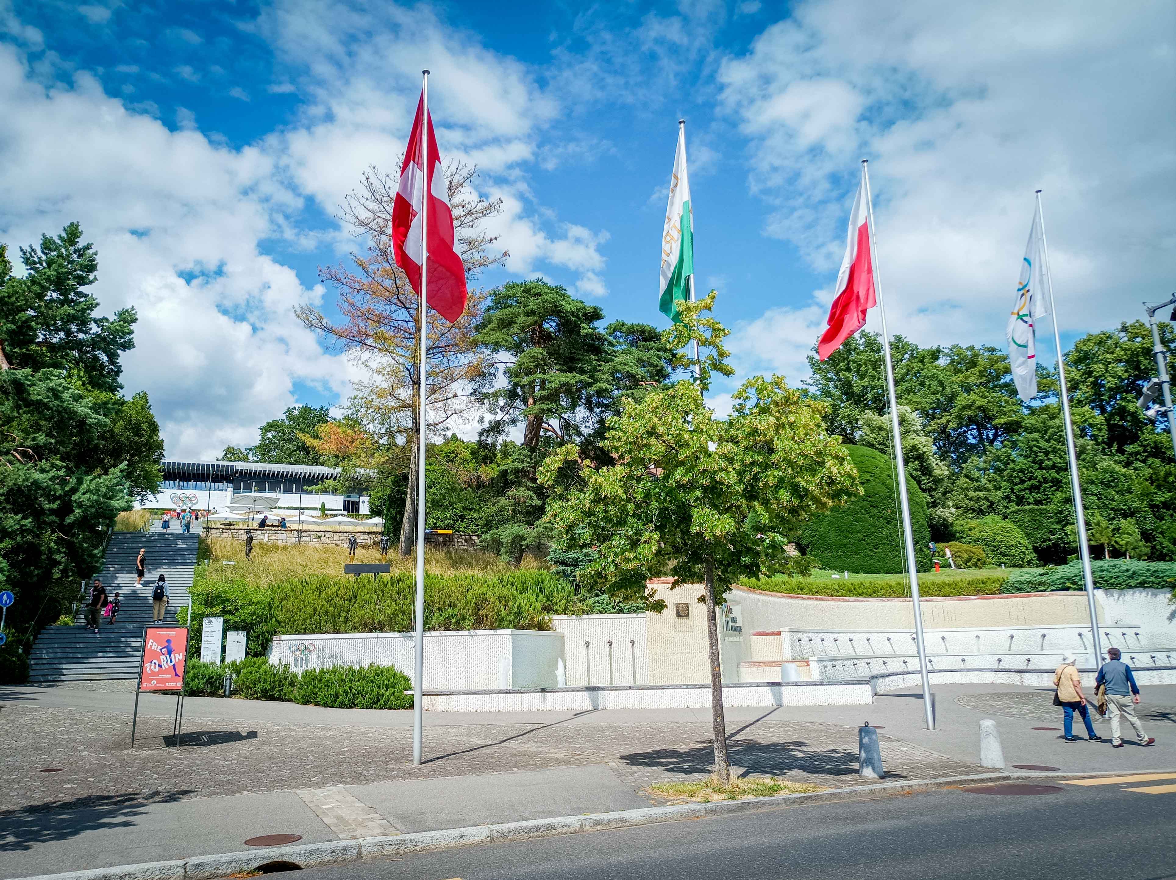 Монтрьо и Лозана, Швейцария